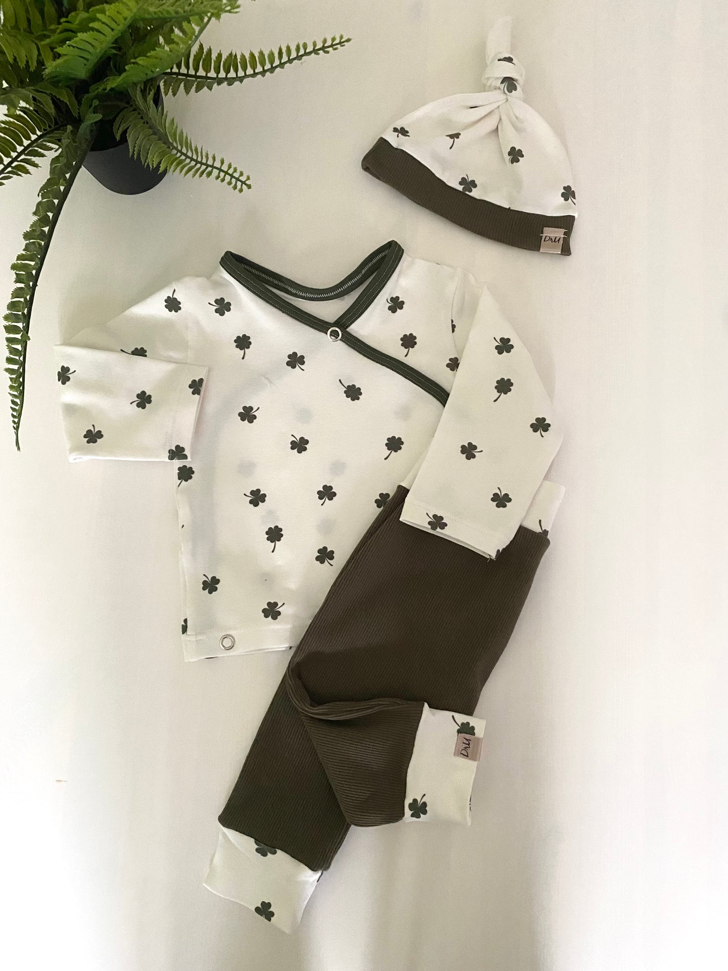 Overslag shirtje Klavertjes