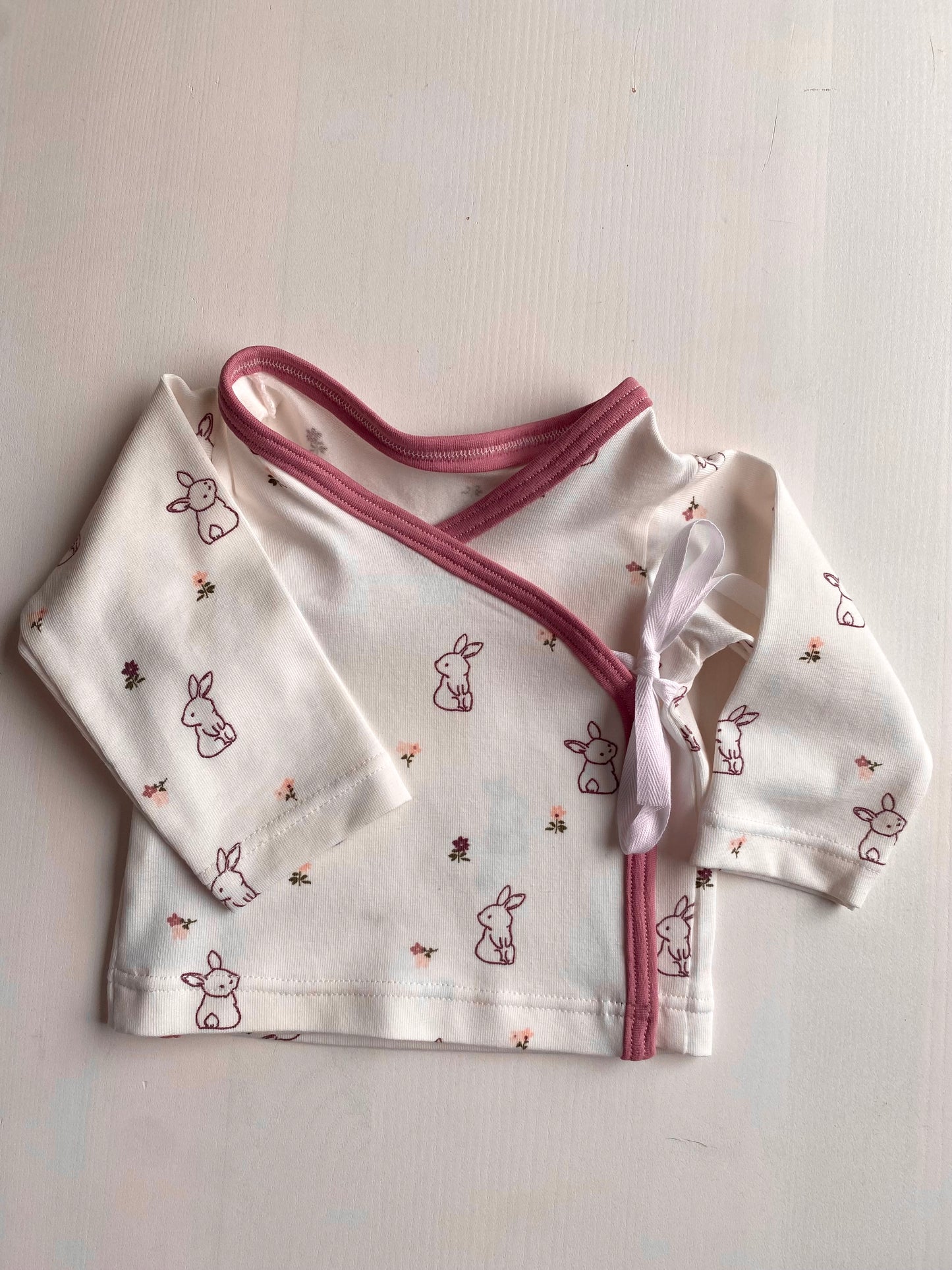 Prematuren Overslag shirtje Konijntjes, maat 44