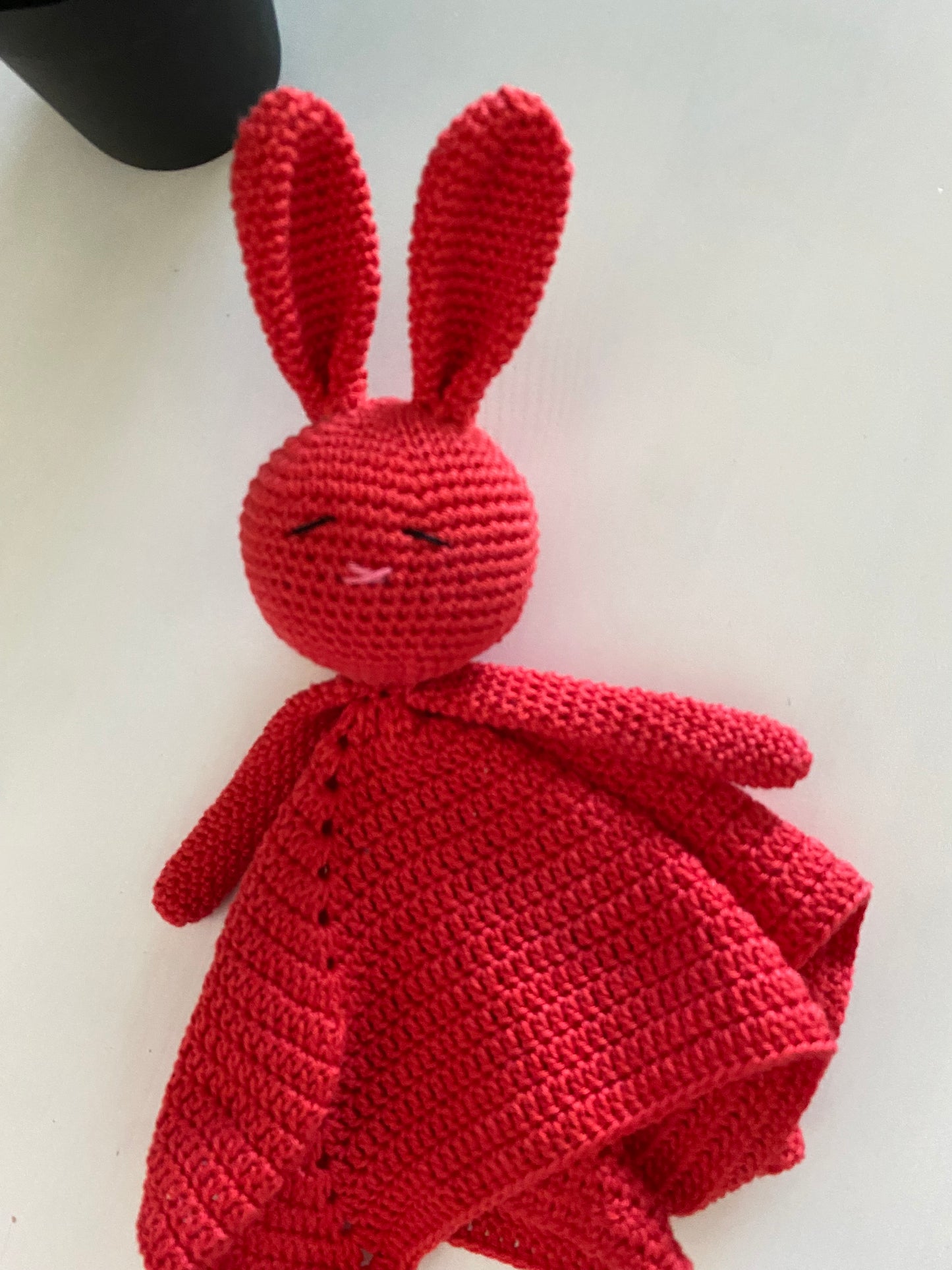 Knuffeldoekje konijn met speenkoord Pomgranate