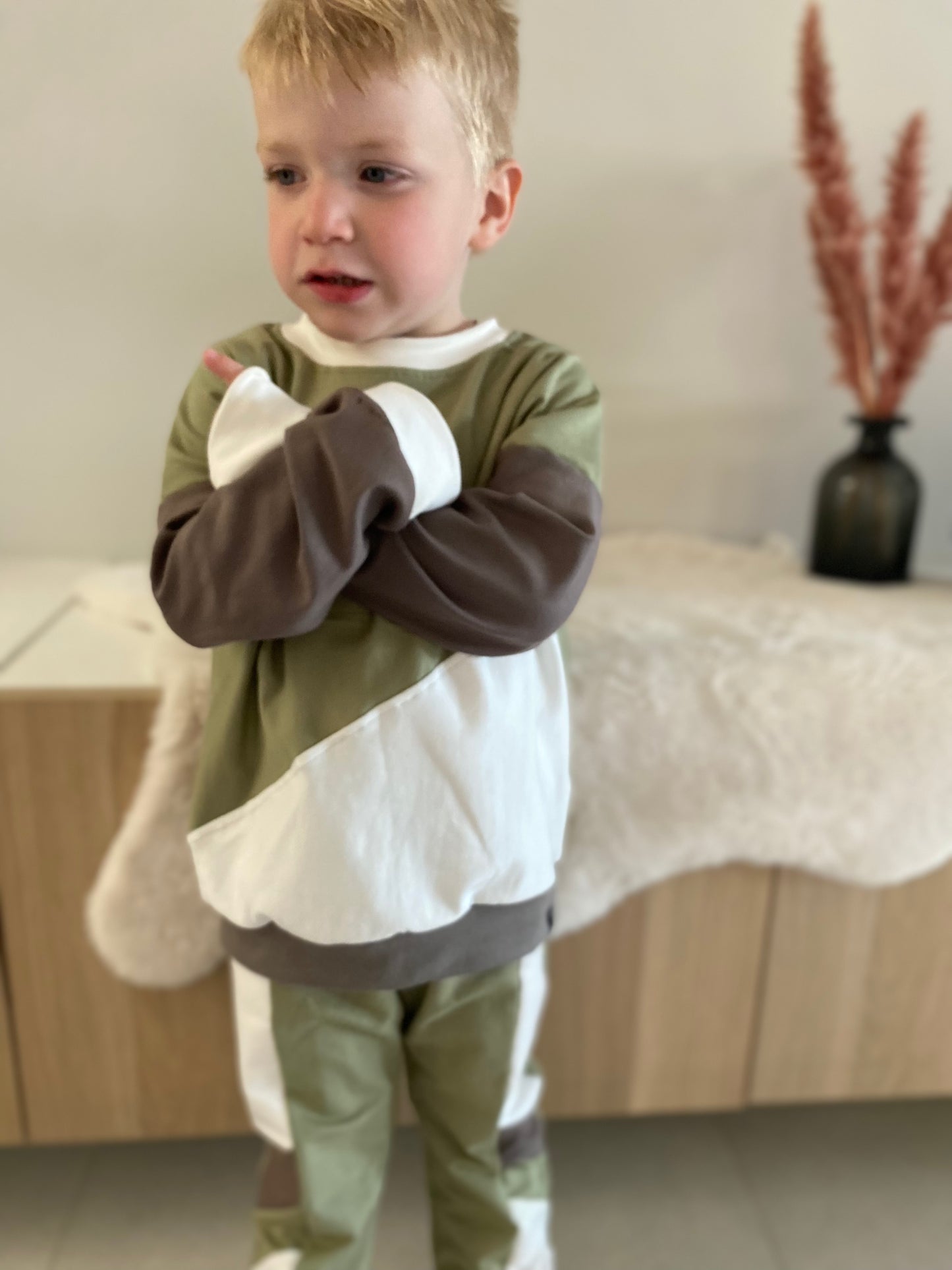 Sweater colourblock Olijf (Sale)