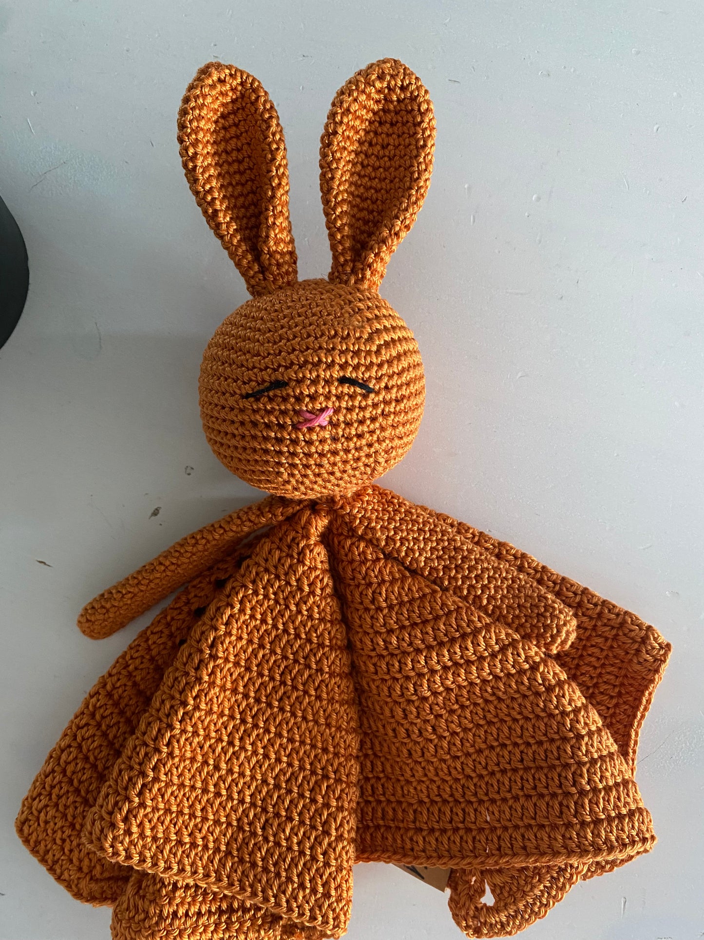 Knuffeldoekje konijntje met speenkoord licht roestbruin