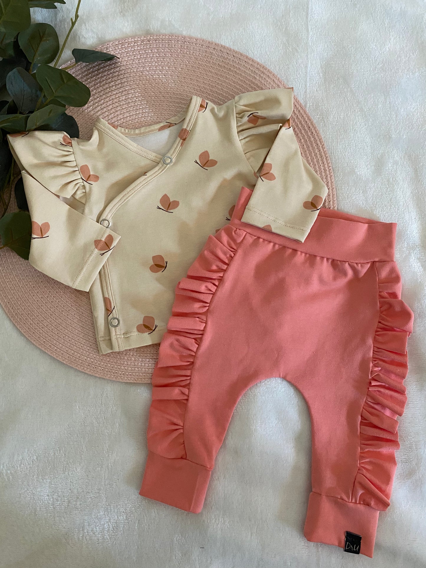 Ruffle overslag shirtje vlinders