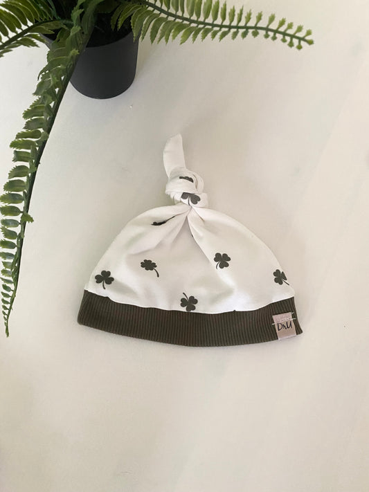 Knot mutsje Klavertjes
