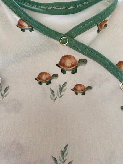 Overslag shirtje schildpadjes