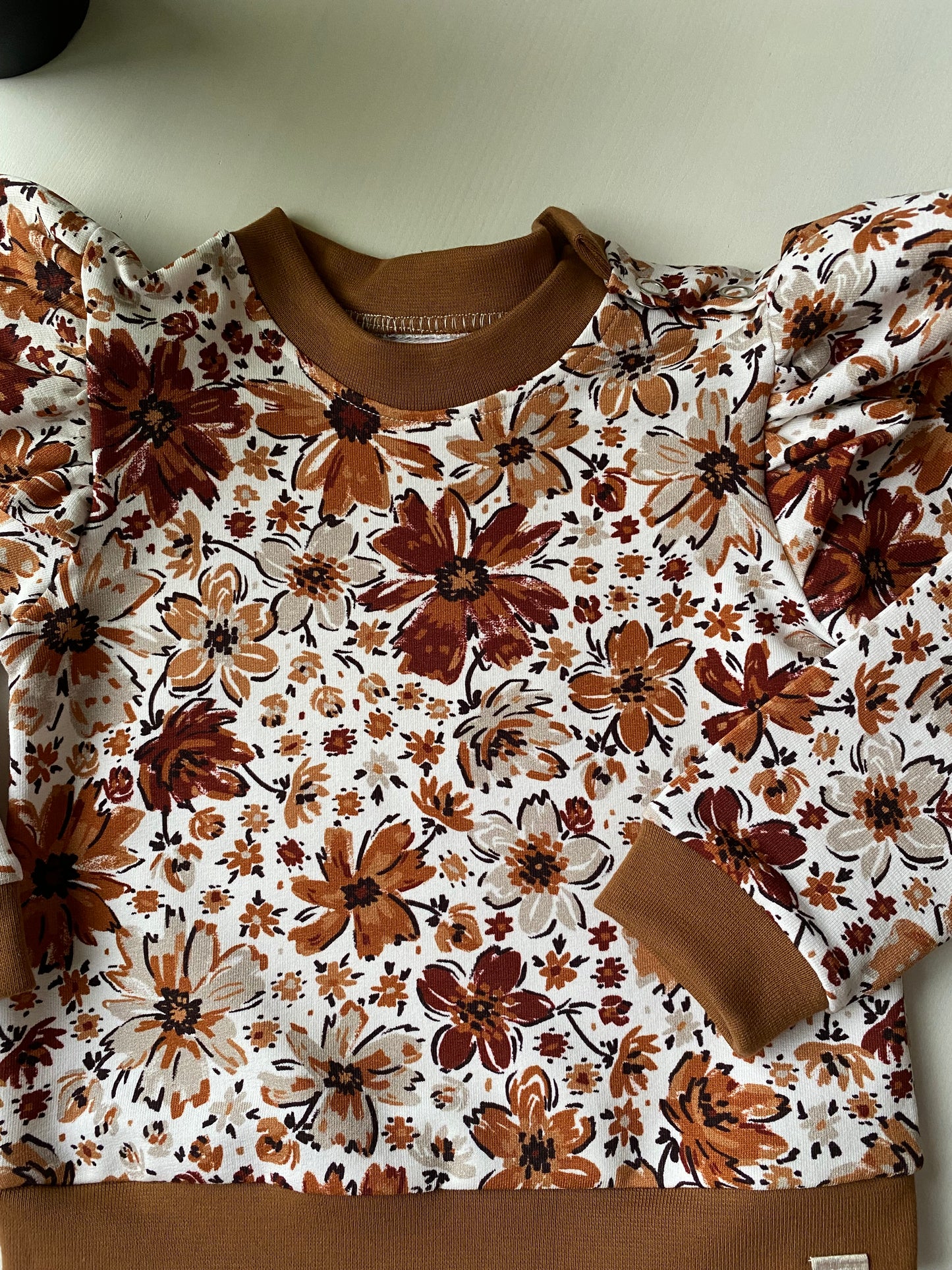 Ruffle sweater Retro Bloemen