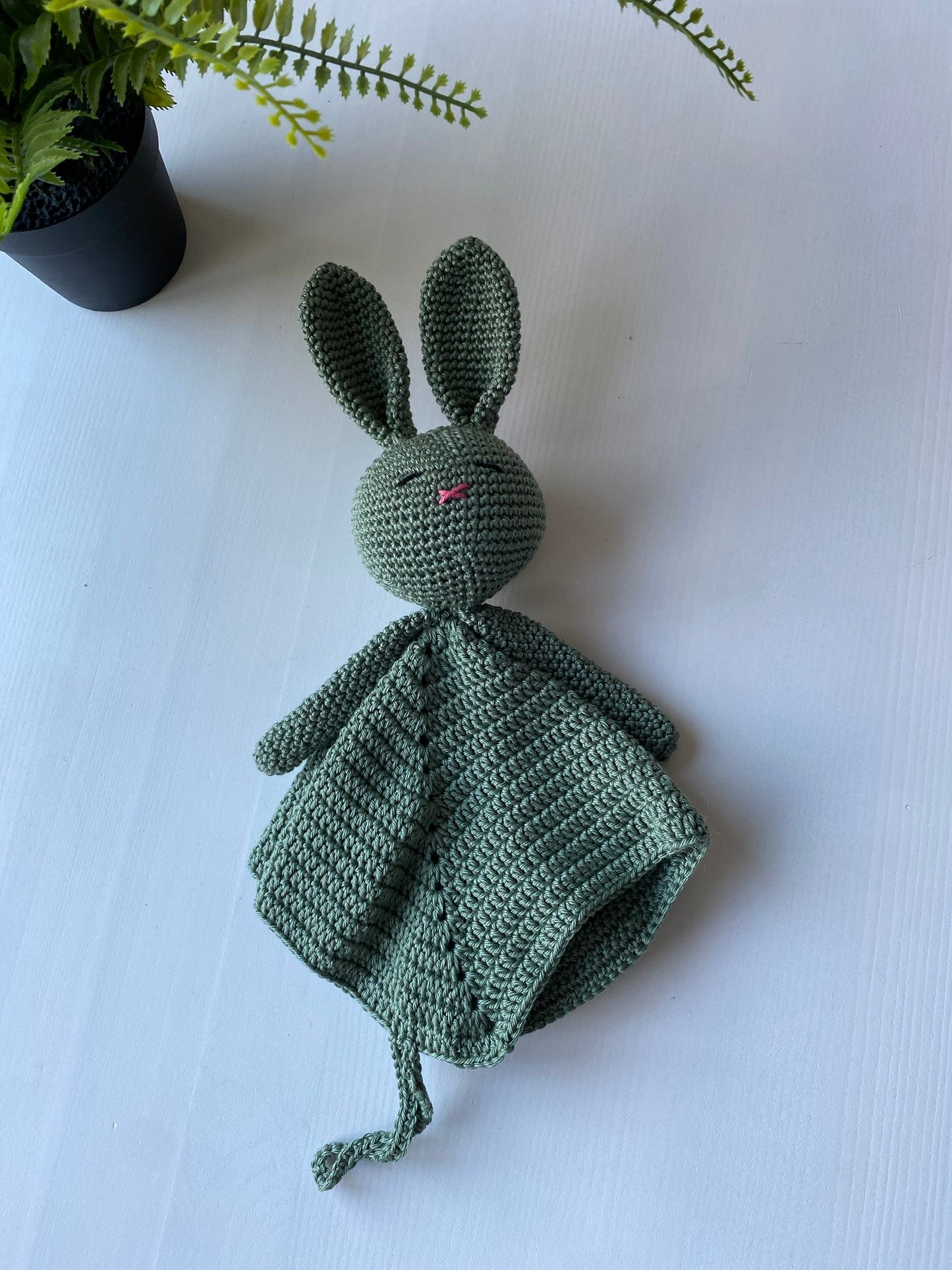 Knuffeldoekje konijn met speenkoord licht khaki