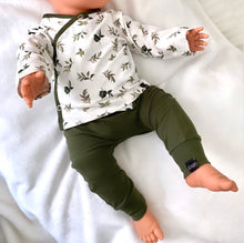 Load image into Gallery viewer, Newborn pants Olive green
