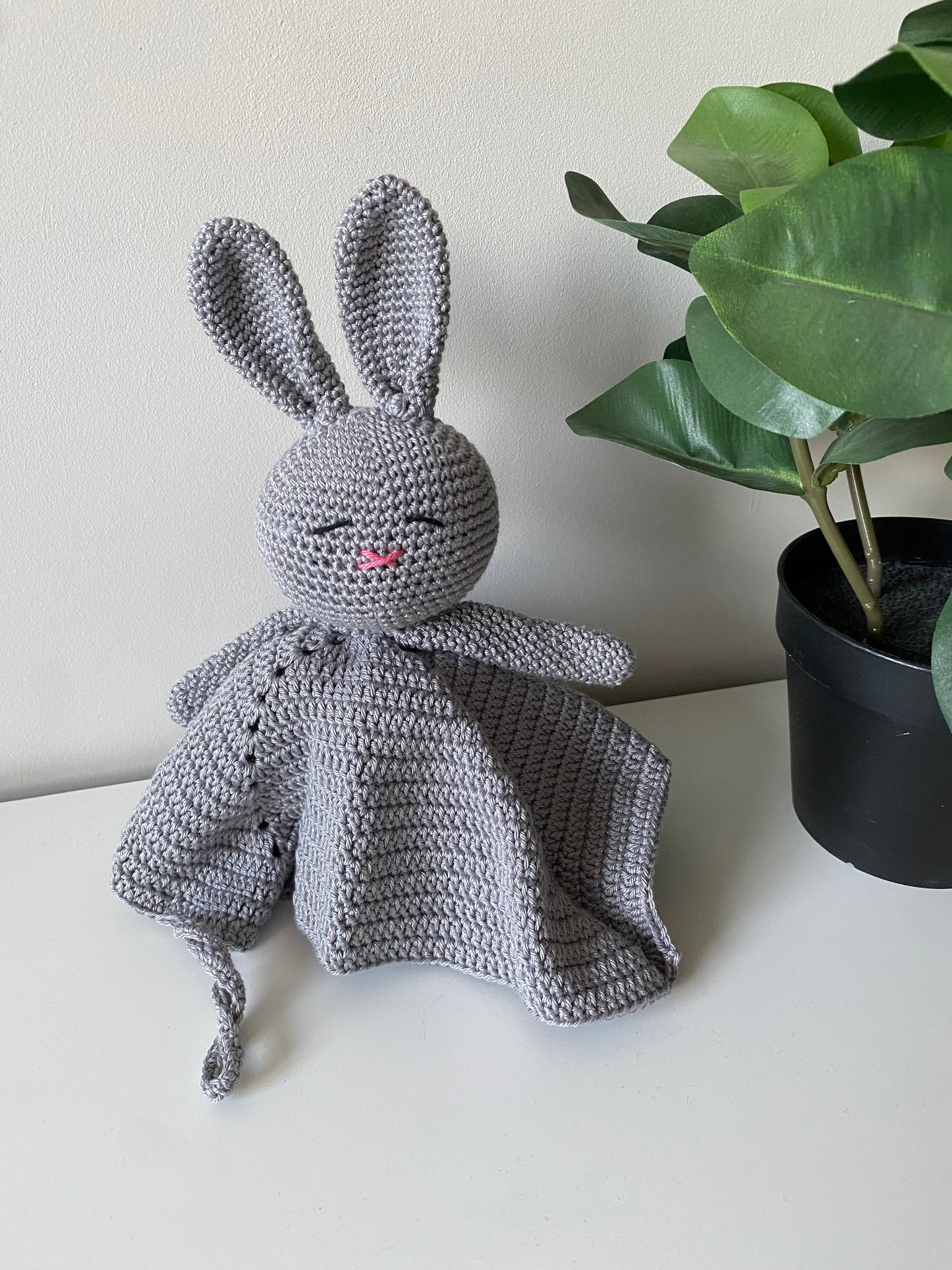 Knuffeldoekje konijn met speenkoord Grijs