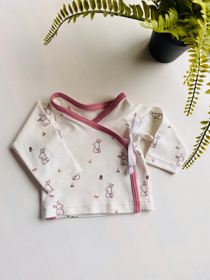 Prematuren Overslag shirtje Konijntjes, maat 44