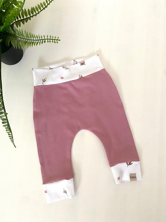 Newborn broekje Roosjes