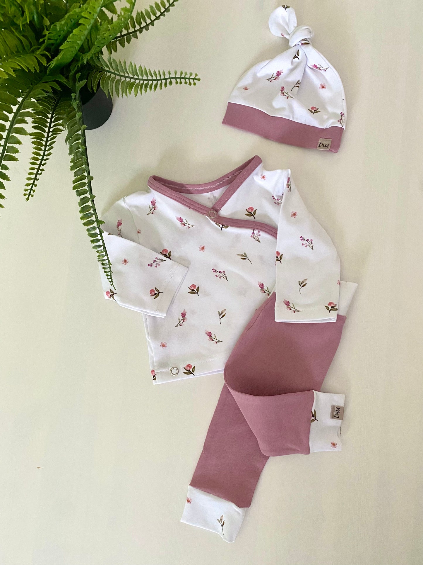 Knots mutsje Roosjes