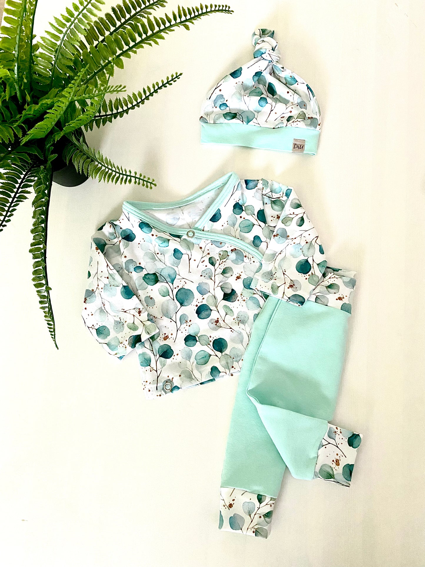 Knot mutsje Eucalyptus