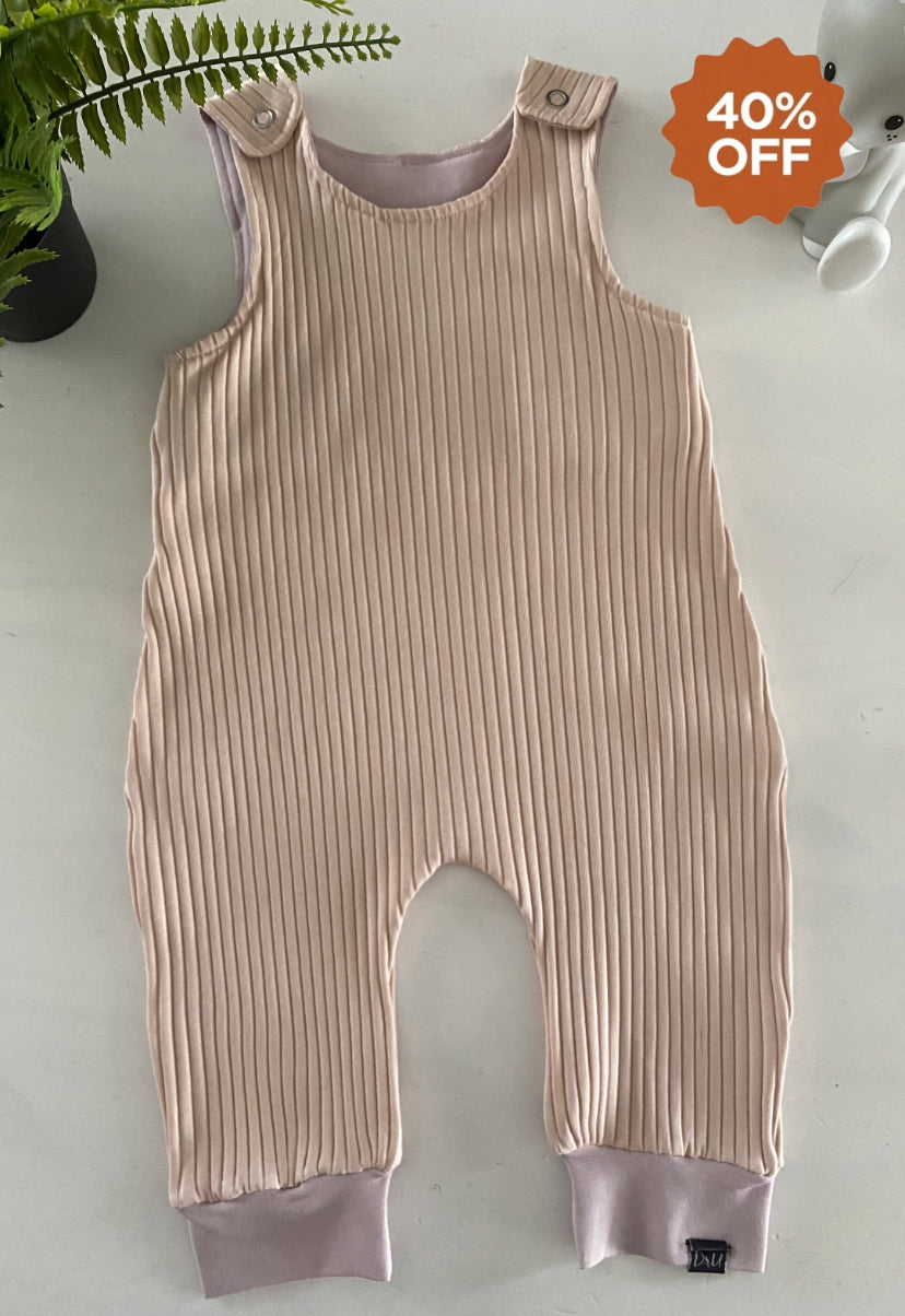 Tuinbroekje Rib licht roze (SALE)