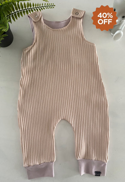 Tuinbroekje Rib licht roze (SALE)