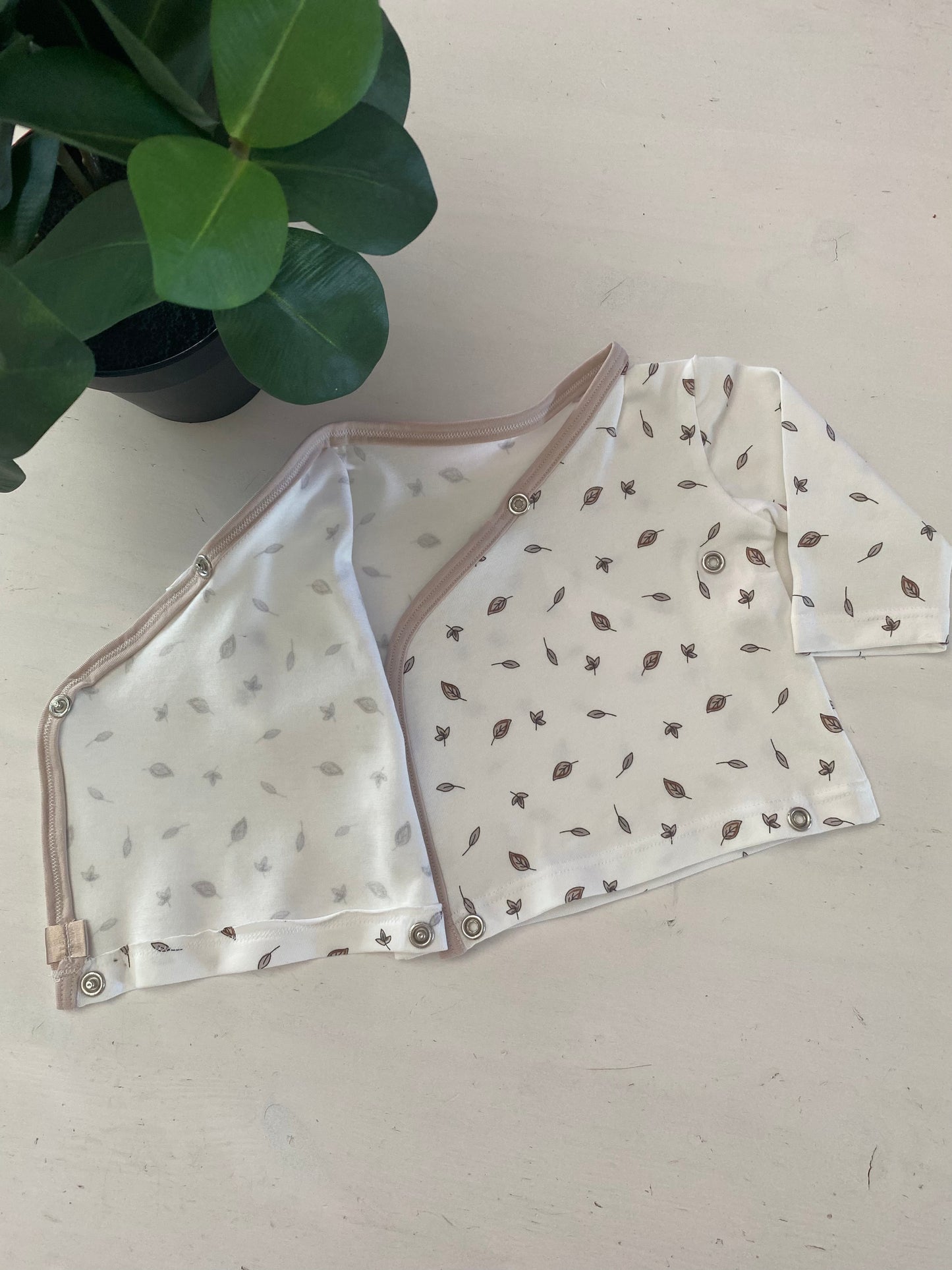 Overslag shirtje Blaadjes