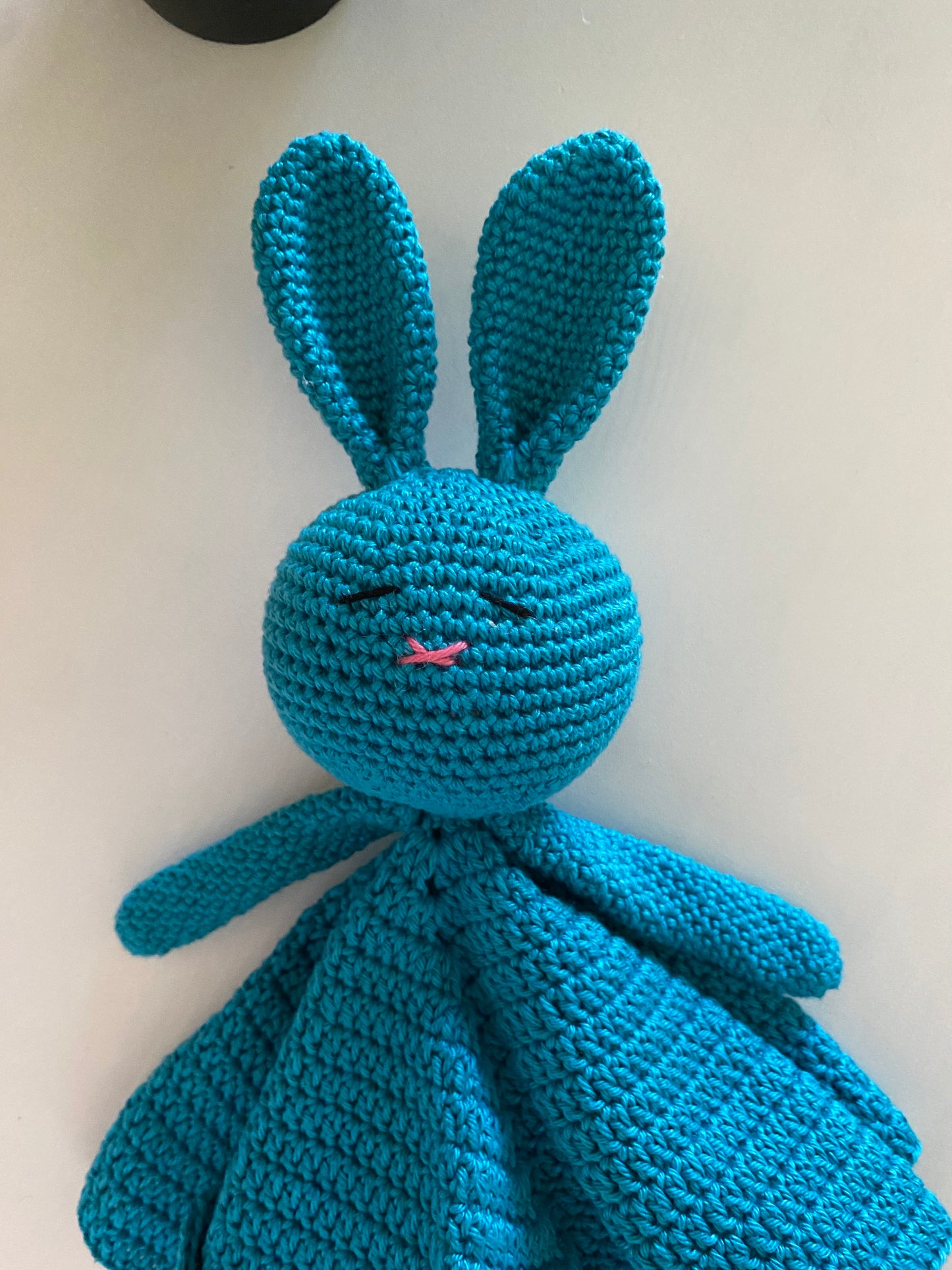 Knuffeldoekje konijn met speenkoord blauw
