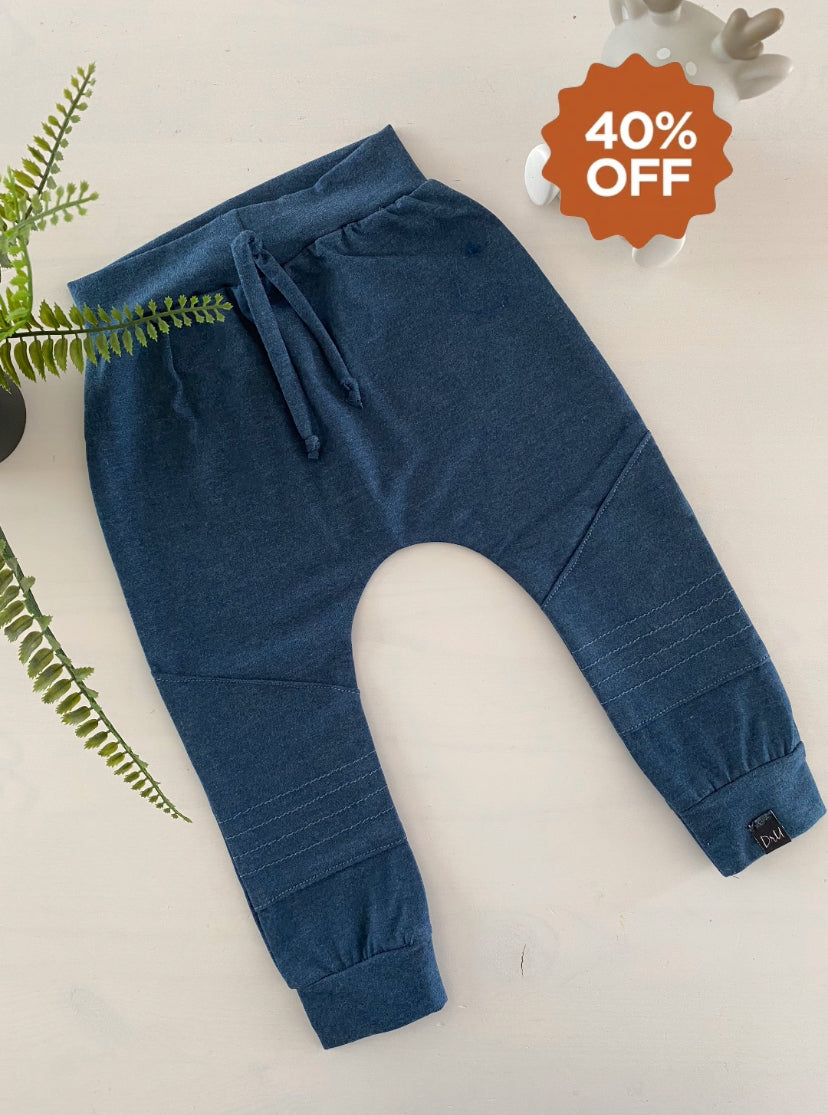 Biker pants Jeans look