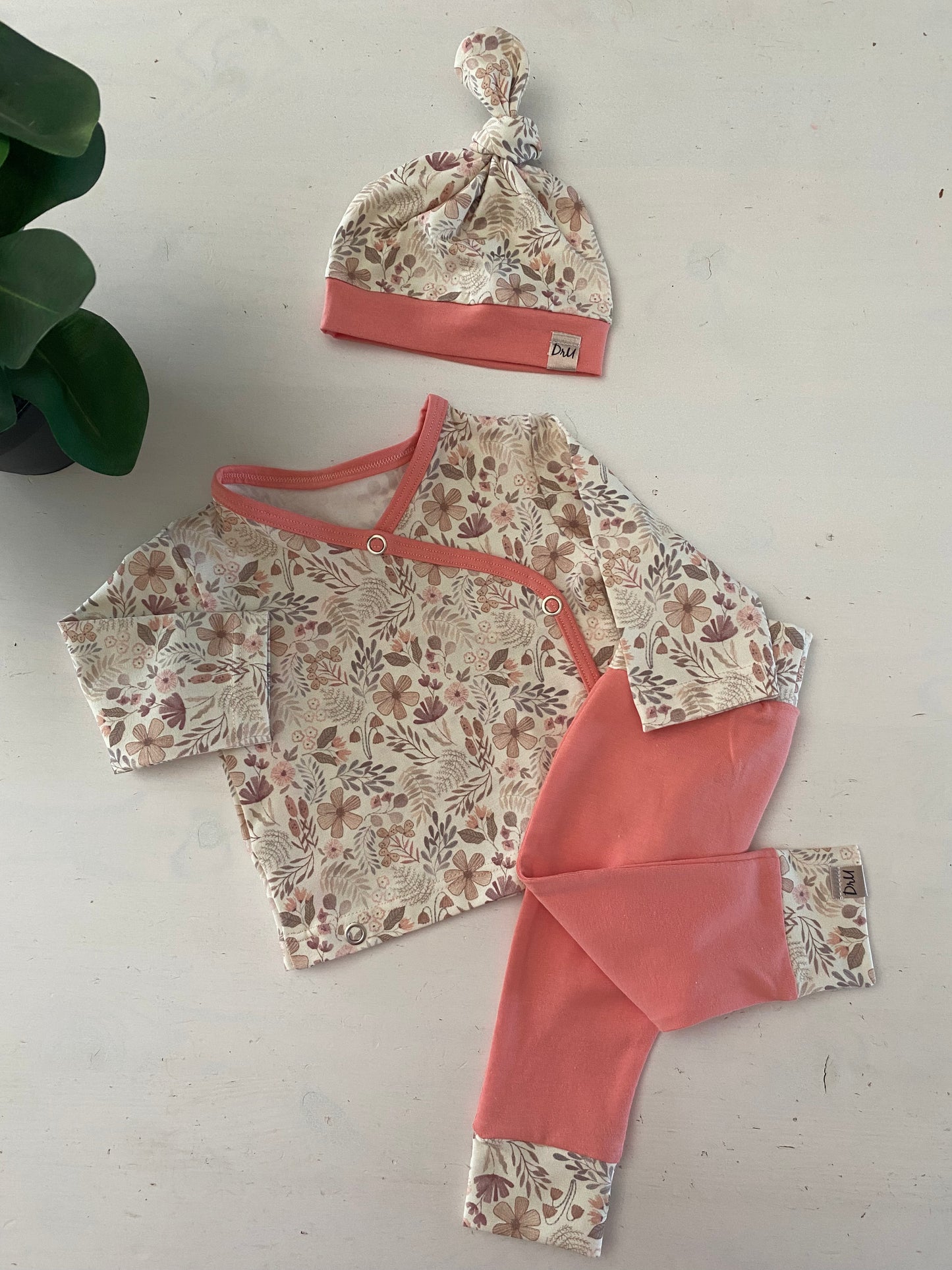 Knot mutsje Bloemetjes