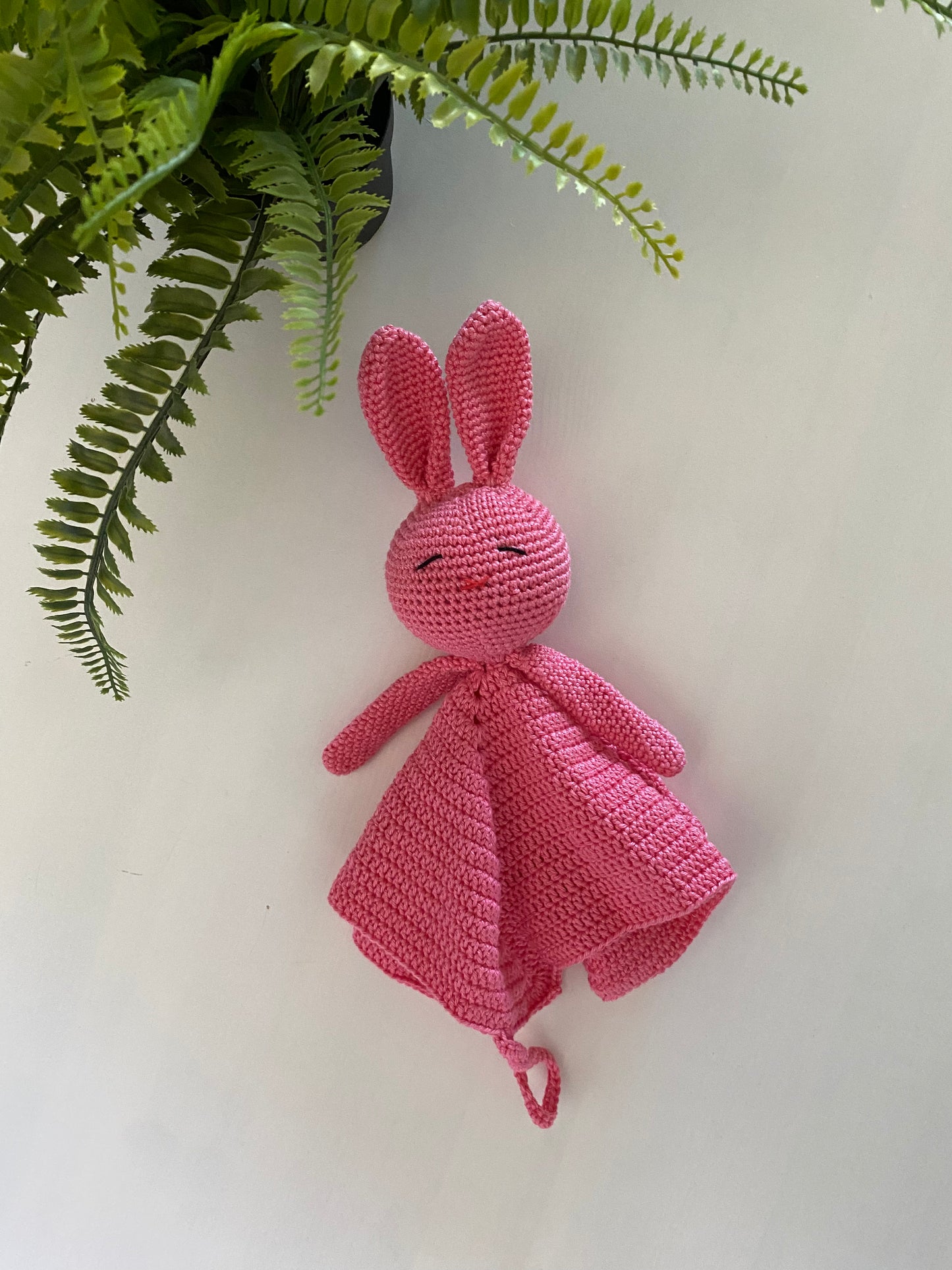 Knuffeldoekje konijn met speenkoord felroze