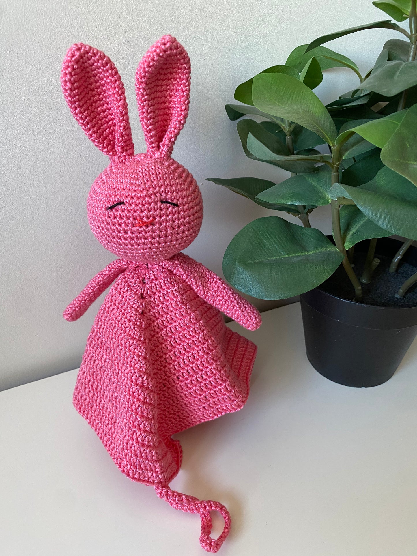 Knuffeldoekje konijn met speenkoord felroze