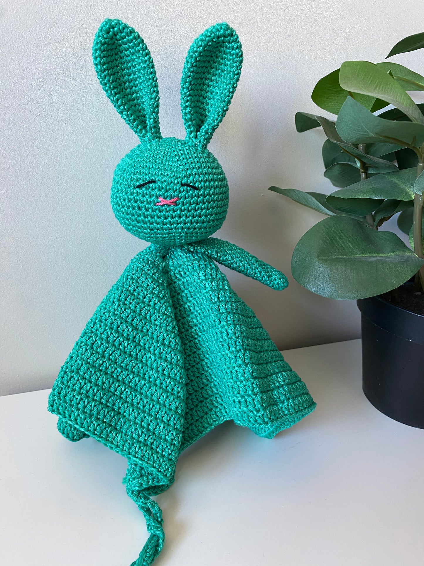 Knuffeldoekje konijn met speenkoord blauwgroen