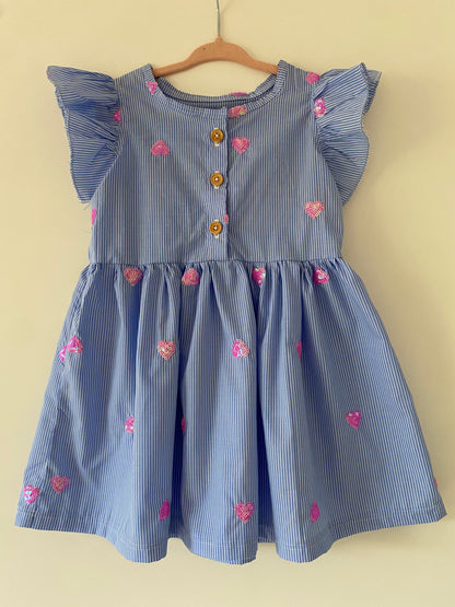 Ruffle jurkje roze hartjes