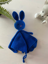 Load image into Gallery viewer, Speendoekje konijntje met speenkoord blauw
