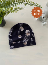 Load image into Gallery viewer, Hat Beanie Jellyfish (SALE)
