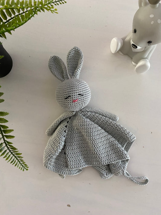 Doudou lapin avec attache tétine gris clair