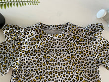 Load image into Gallery viewer, Ruffle t-shirt Leopard
