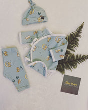 Load image into Gallery viewer, Newborn leggings Bears, size 48

