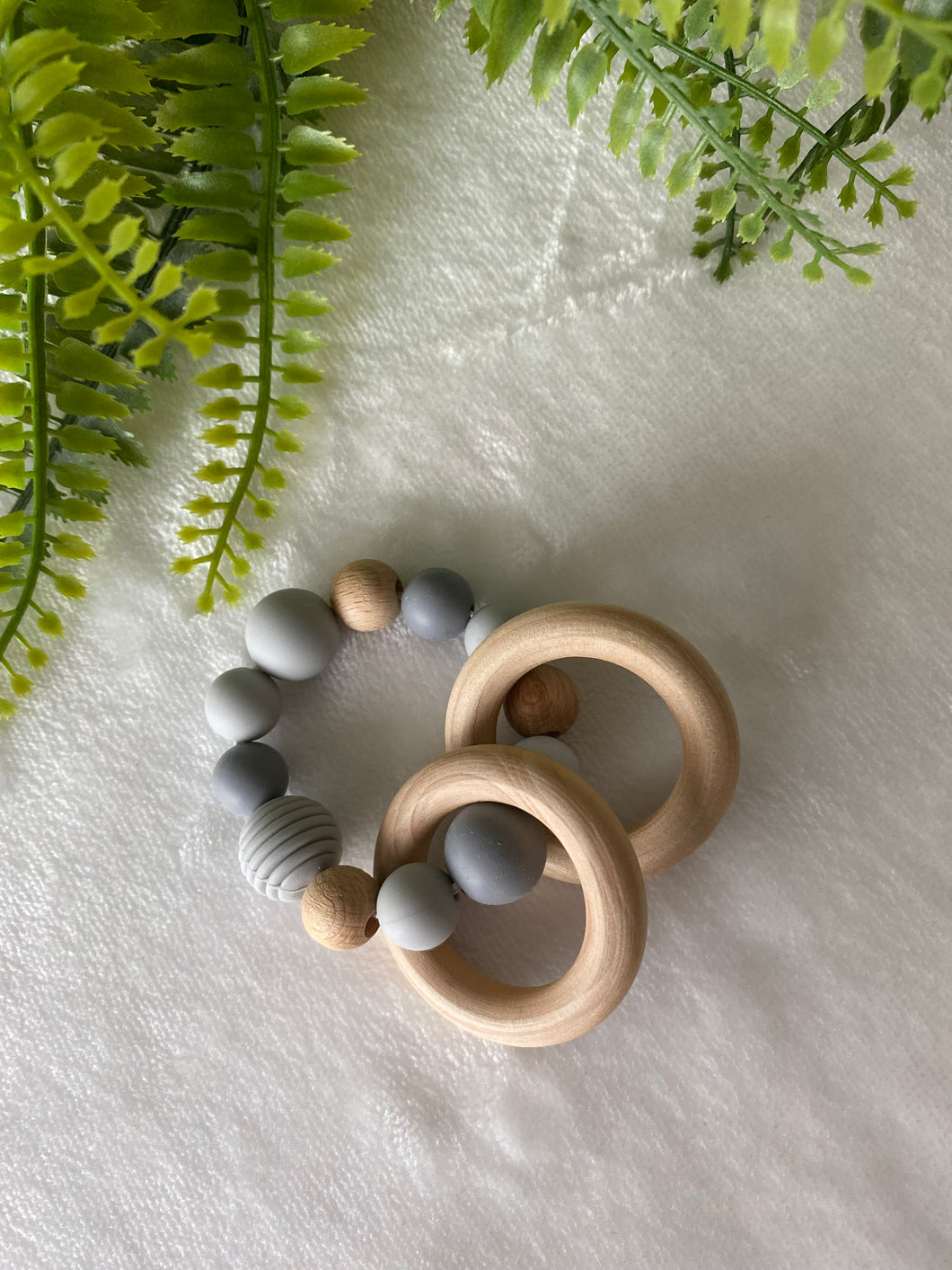Teething ring gray silicone pearls
