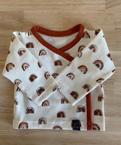 Overslag shirtje Regenboogjes Camel, Maat 48